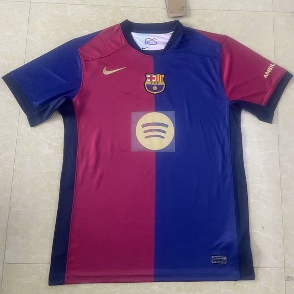 Barcelona home fans issue 24/25 - Picture 4 of 7